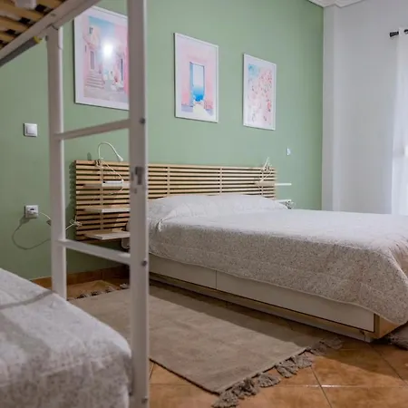 Staycentral דירה טריקלה