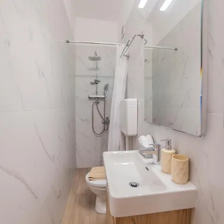 Staycentral טריקלה